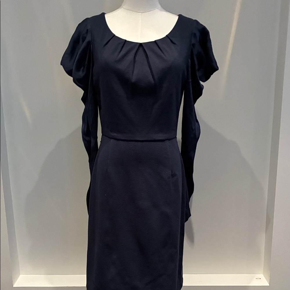 Elegant dark blue Dress with rushed satin shoulder